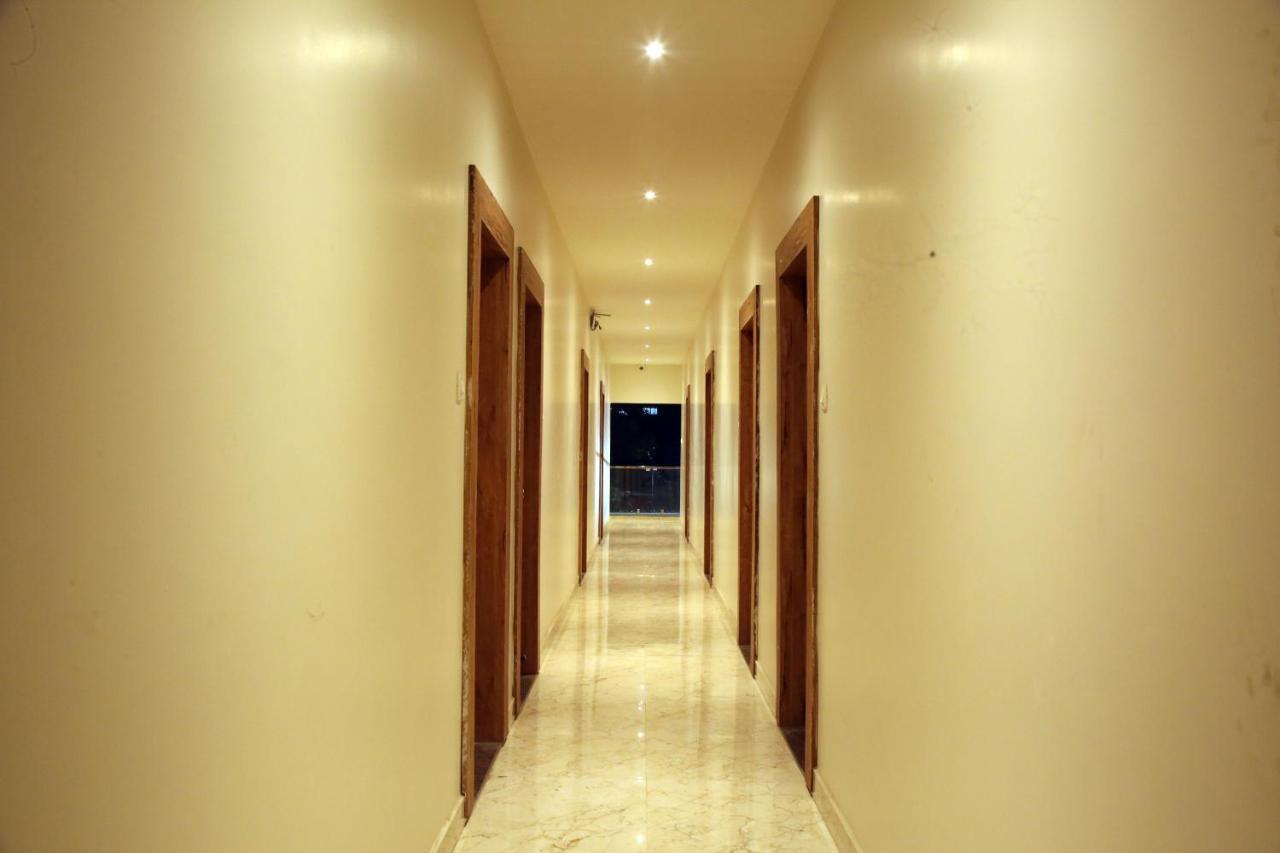 Hotel Madhusudan Executive 콜라푸르 외부 사진