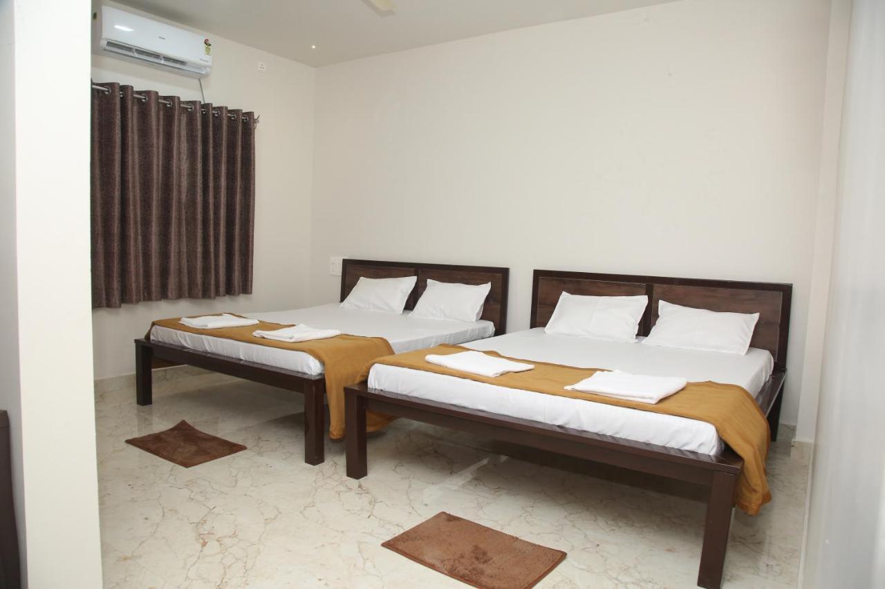 Hotel Madhusudan Executive 콜라푸르 외부 사진