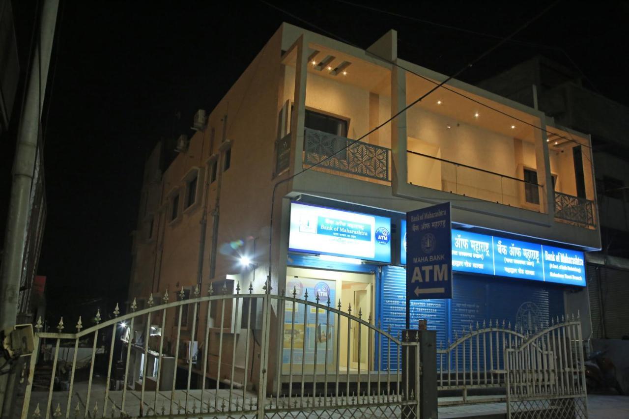 Hotel Madhusudan Executive 콜라푸르 외부 사진