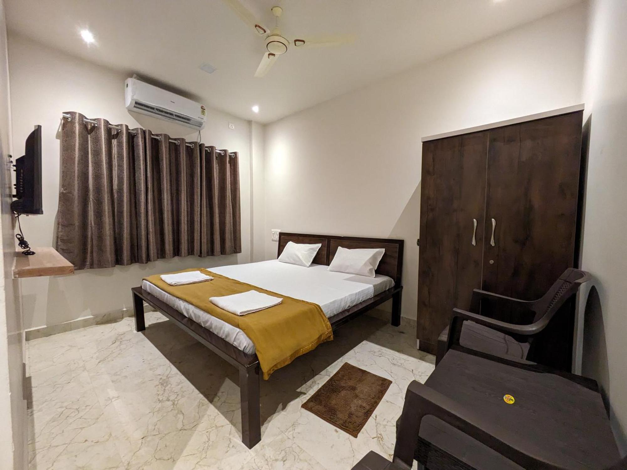 Hotel Madhusudan Executive 콜라푸르 외부 사진